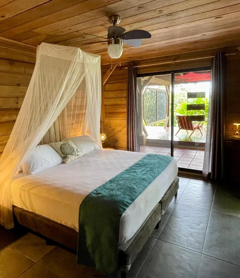 Eden Jungle Lodge Бокас Екстер'єр фото